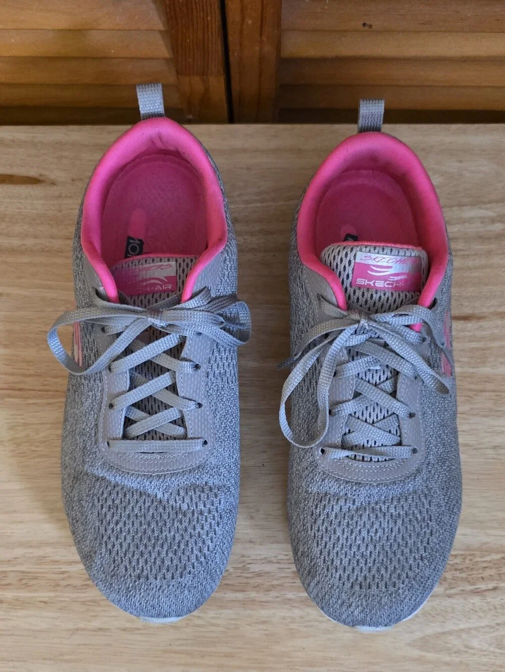 EUC Skechers Women's Skech-Air Element-Cinema Sneakers Size 9
